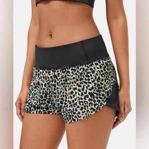 Outdoor Voices Hudson 2.5" Shorts - Leopard size small